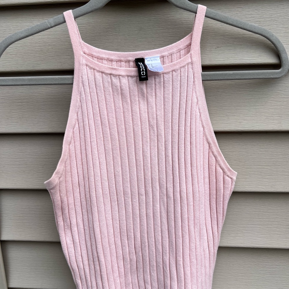 Divided Pink Ribbed Tank Top - Picture 4 of 4
